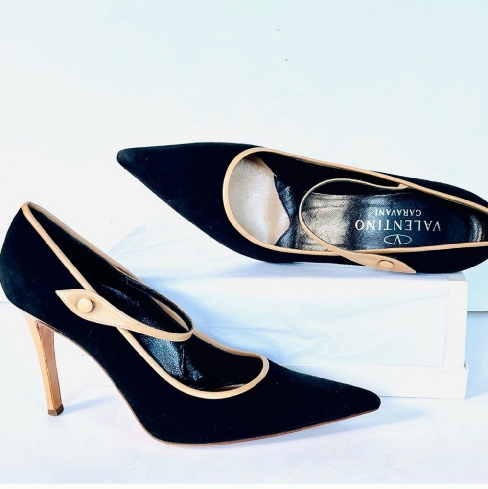 Valentino black suede Maryjane heels with tan trim